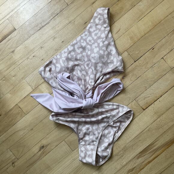 Pink Lily Boutique One Piece Womens Swim Suit leopard One Shoulder Tie‎ Sz Small - Picture 4 of 10
